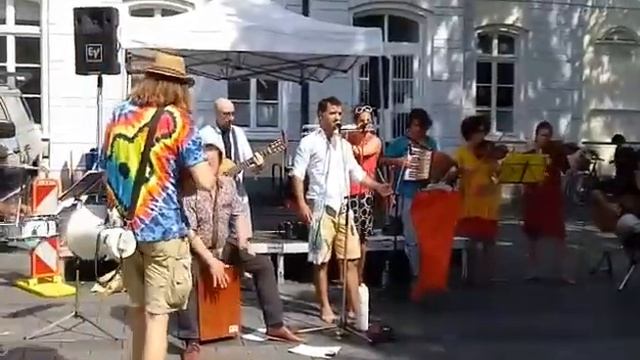 Иракчанин пее „Йовано, Йованке“ пред международната публика в Кьонигсвинтер смотреть онлайн