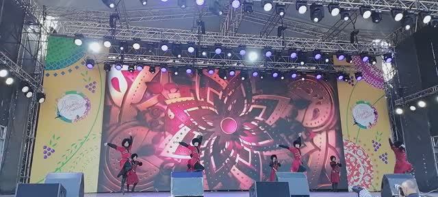 Народные танцы