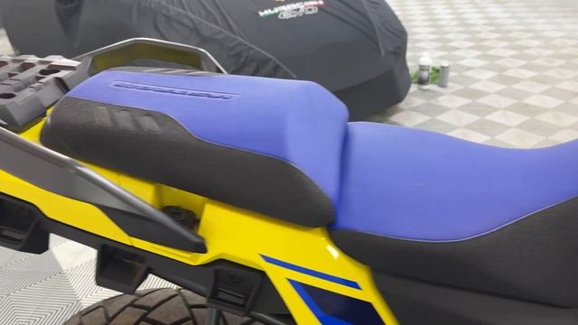 Suzuki DL1050 DE V Strom 2023 250 miles смотреть онлайн