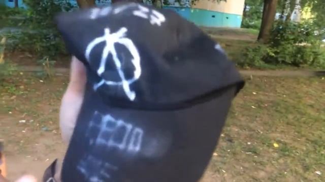 Премьера фирменной кепки с автографами Админов смотреть онлайн