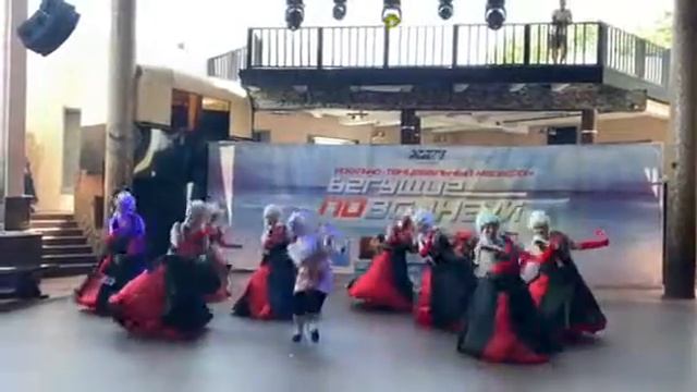 Танец "Шоу" Средняя группа КВТ "Султанат". смотреть онлайн
