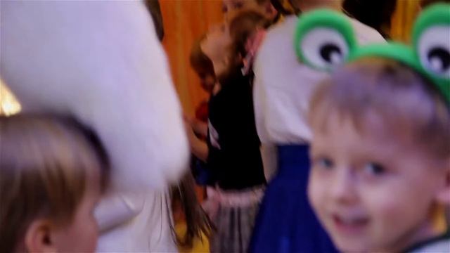 новогодний утренник в семейном клубе «CityFox» смотреть онлайн