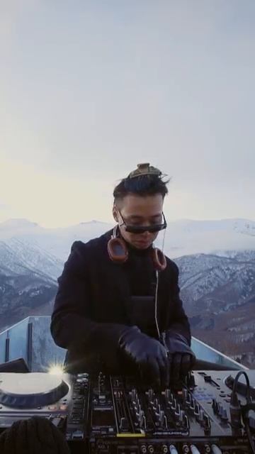 ZHU Remixes ＂Faded＂ On The Decks 🎧