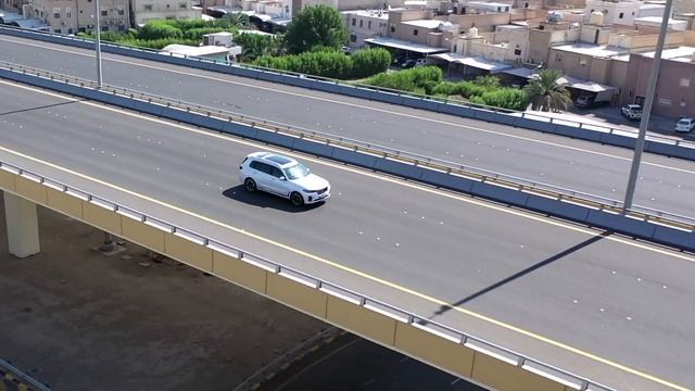 BMW X7 смотреть онлайн