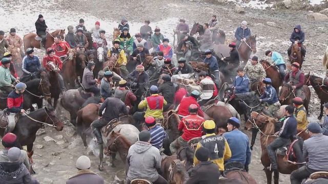 Кара-Кулжа р-н Ак-Кыя айылынын 1986-жылкылардан аламан улак смотреть онлайн