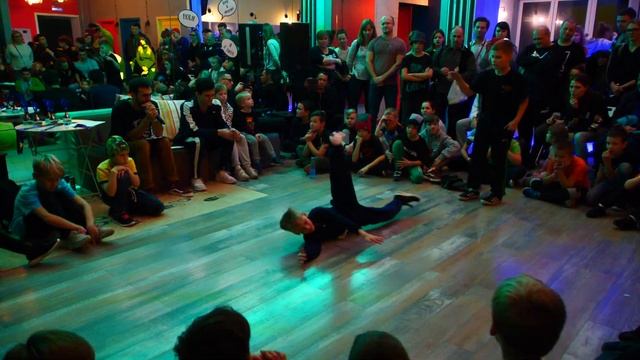 kids 1x1 breakdance bboy Power Jet vs NSKI - Most Dance Battle 2018 смотреть онлайн