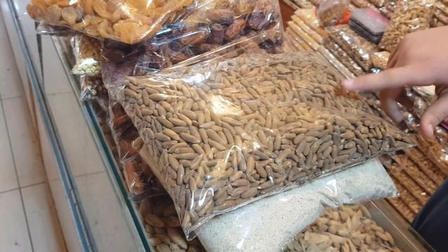 Dry Fruits Wholesale Market In Peshawar | Cheapest Kaju, Badam, Pista, Anjeer | Dry Fruits смотреть онлайн