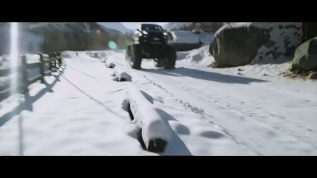 La nuova Fiat Panda in versione 'monster truck 4x4'.mpg смотреть онлайн
