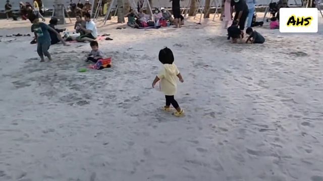 White Sand Beach PIK 2 | Alena jalan jalan ke pasir putih PIK 2 смотреть онлайн