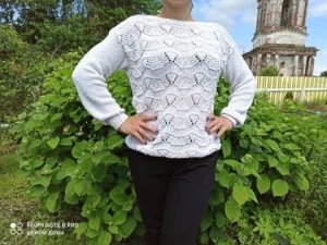 Женский ажурный джемпер спицами. Вяжем снизу вверх. Спущенное плечо.  Размер 44-48.