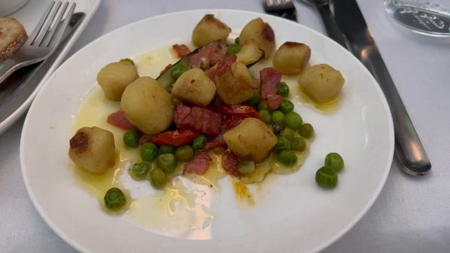 Is Qantas Business Class Worth It? смотреть онлайн