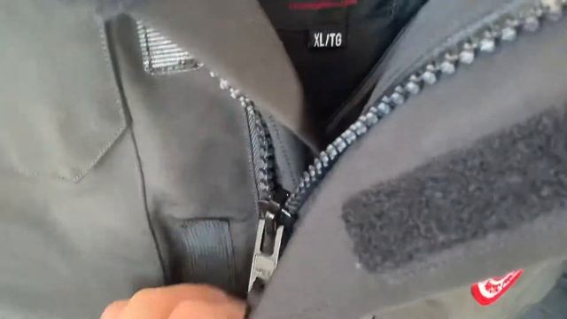 Canada Goose Men’s Expedition Paeka and Free Give a Hat смотреть онлайн