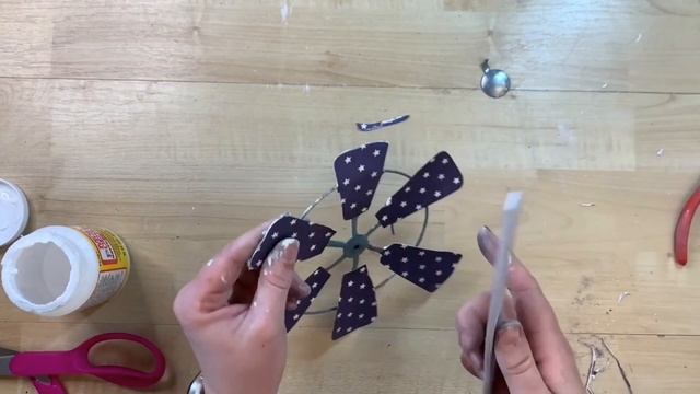 Dollar Tree Farmhouse Rustic Signs | 4th of July Sign | Garden Tour смотреть онлайн