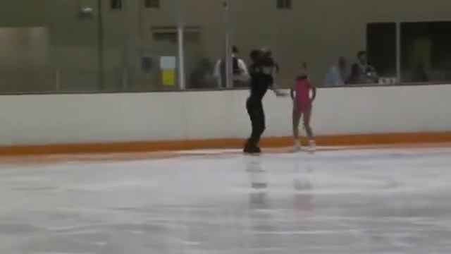 Fire and Ice Novice Pairs Short Program Warm Up Joel and Annabelle Schneider-Farris 7-13-2012 смотреть онлайн