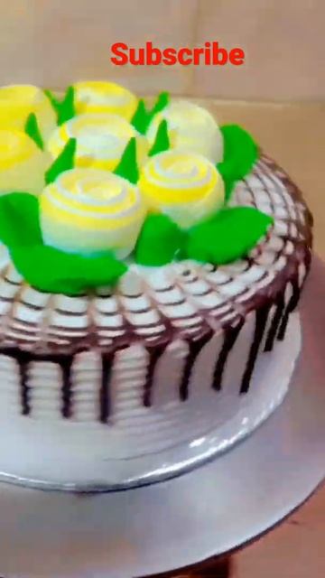 Black Forest Cake , Yellow Flower 💐 Beautiful Design #chef Irfan Ali