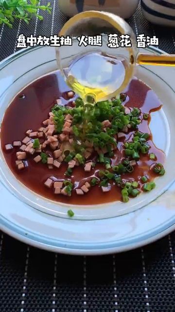 鸡蛋你还在煮着吃吗？跟我蒸一个试试【火腿蒸鸡蛋】-美味食谱