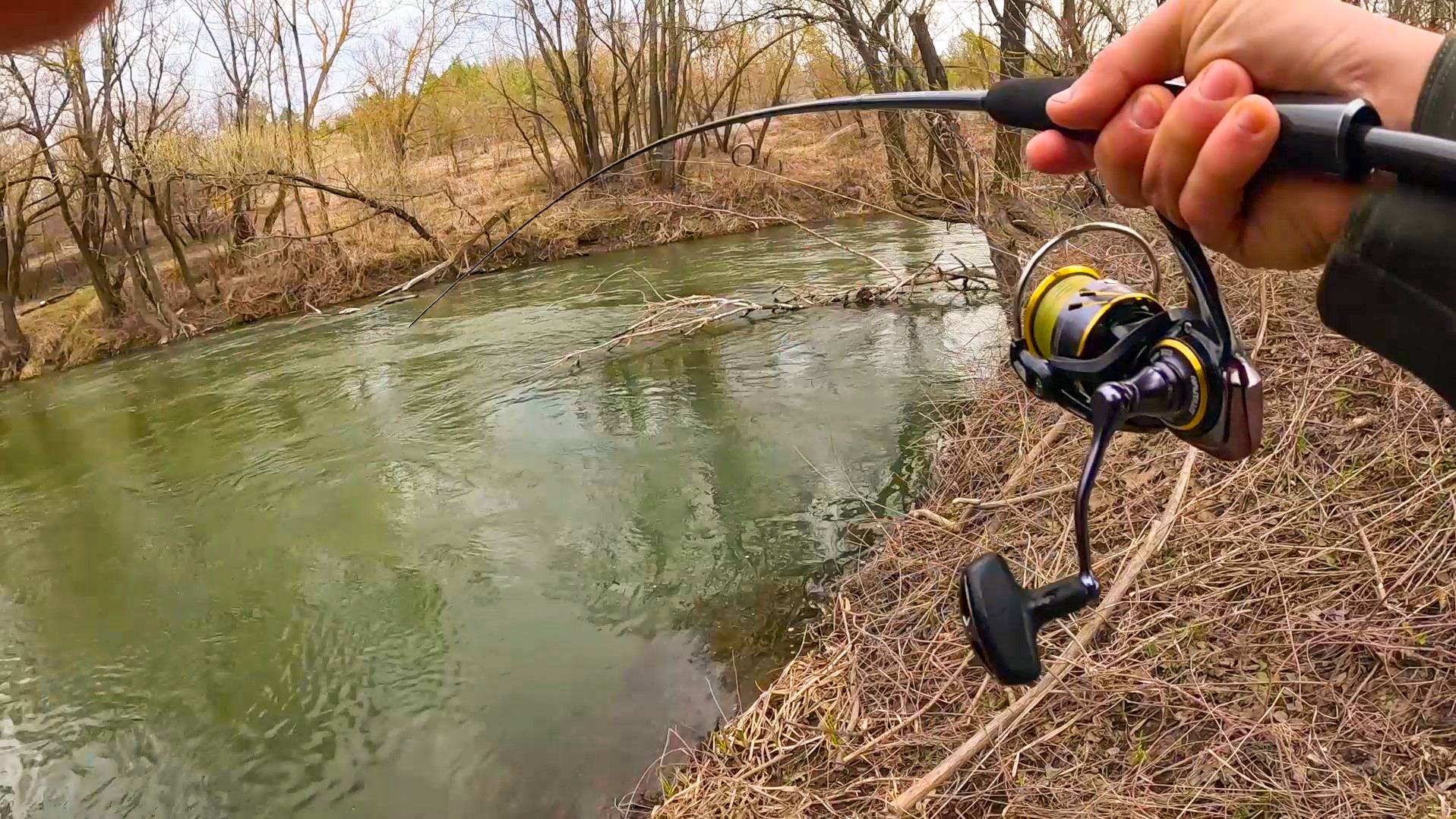 В ЭТИХ ДЕБРЯХ ЩУКА ЗВЕРЕЕТ, а ЕГО Я ВООБЩЕ НЕОЖИДАЛ ПОЙМАТЬ! НУ и рыбалка на спиннинг в 2025 смотреть онлайн