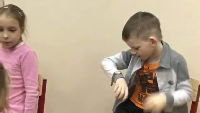 Который час? смотреть онлайн