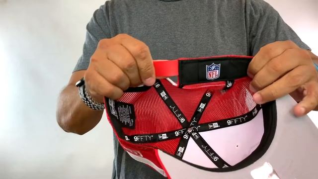Kansas City Chiefs SIDE-STRIPED TRUCKER SNAPBACK Hat by New Era смотреть онлайн