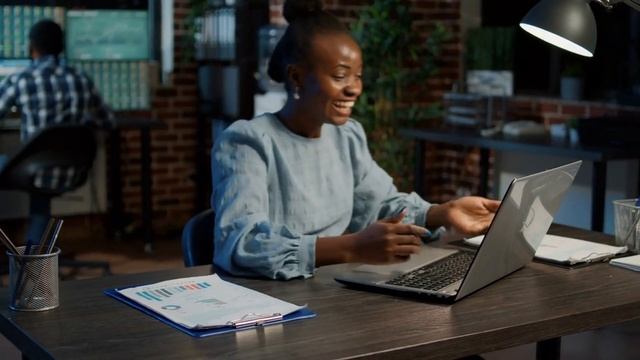A Closer Look at Customer Support: Fast, Knowledgeable, and Always Available смотреть онлайн