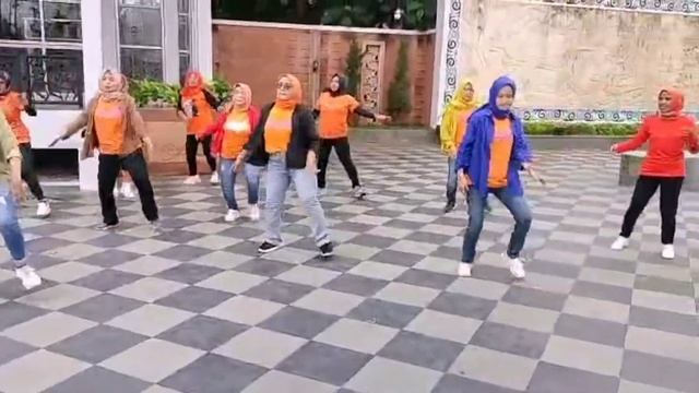 Senam Kreasi || TIARA - Jika kau bertemu aku begini || Choreography by Yanti Nurhayanti - Yanti Ren смотреть онлайн
