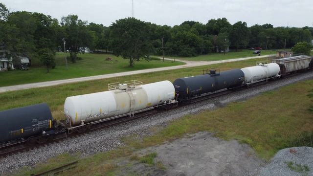Southbound UP 4832/8830/KCS 4073, Mixed freight Train, "Ennis Sub" Thornton, TX, 5-23-2022 смотреть онлайн