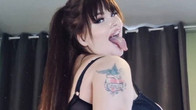 Alena Ostanova Plus Size Curvy Fashion Model Outfit |Age|Bio|Wiki| Lifestyle |Net Worth | Instagram