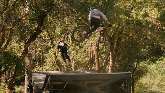 Backyard Paradise: Mongoose MTB Team at Waranerosa смотреть онлайн