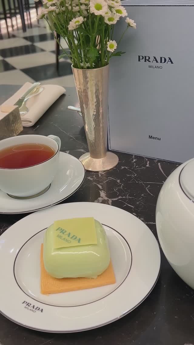 Prada caffè Harrods #элитноекафе#лондон#интересныеместа#кудасходитьвлондоне смотреть онлайн