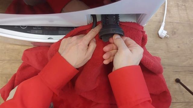[LG Washing machine] - Empty the drain water and clean the drain filter смотреть онлайн