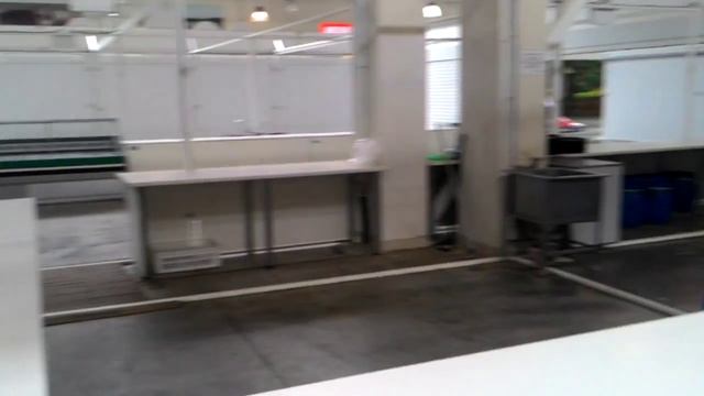 Свежее молоко в розлив напрямую с фермы. наша торговая точка. смотреть онлайн