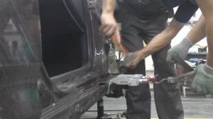 Сложный, но неинтересный ремонт Соляриса споттером Пилот. Body repair after an accident.