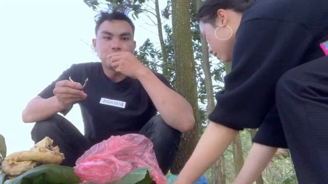 Kob Nag Toj Siab| Lis Ceeb thiab Paj Nag Thov Ua Tsaug Rau Niam Hluas Thiab Txiv Hluas Pob Su смотреть онлайн