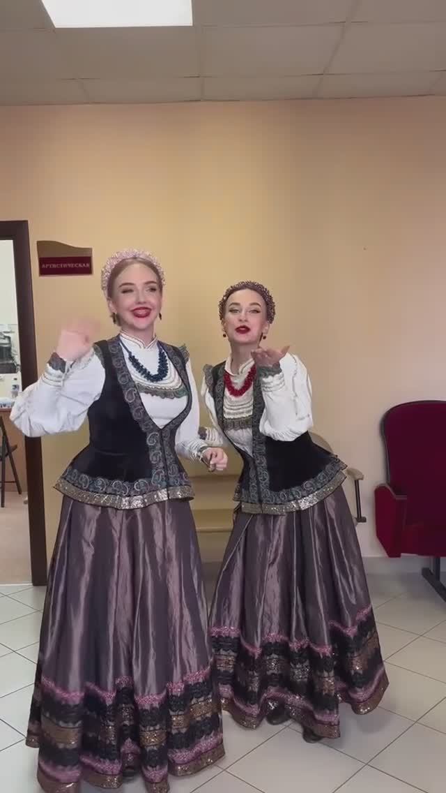 Есть в Воронеже девчата, что неможно глаз отвесть! 😍 #shorts смотреть онлайн