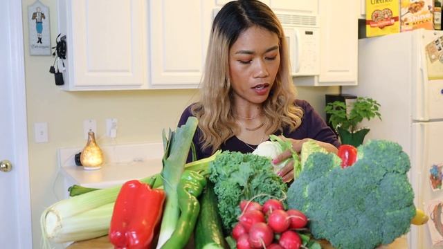 Healthy Food Mukbang| Raw Veggies: Leek - Cauliflower - Kale - Long Hot Pepper - And MORE! смотреть онлайн