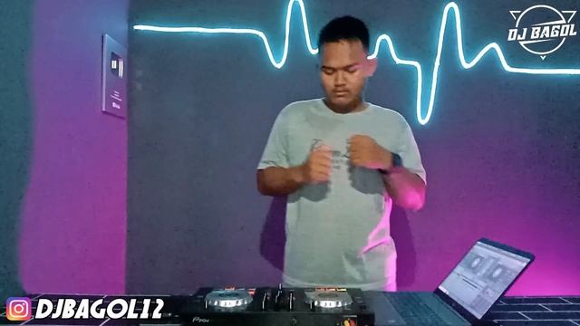 DJ MARDUA HOLONG REMIX FULL LAGU BATAK PALING ENAK TERBARU 2023 FULL BASS смотреть онлайн