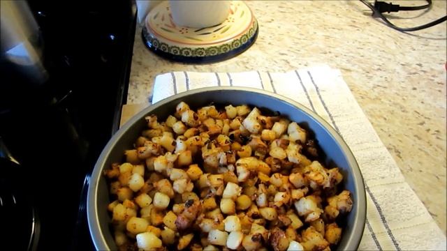 Hooters Salmon Patties with Fried Taters and Hush Puppies смотреть онлайн