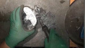 Отливка свинцовых грузов для подводной охоты в форму.♨️