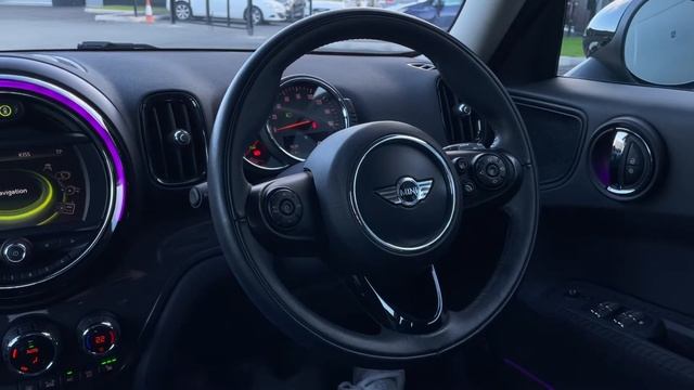 2017 MINI Countryman 2.0 COOPER D 5dr 148 BHP - Walk Around Video смотреть онлайн