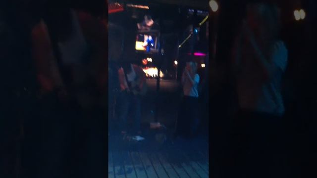 Kathleen Kelly singing Jaida Dreyer's Half Broke Horses at Calypso, Virginia Beach 2 смотреть онлайн