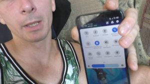 Почему звук на телефоне не работает показано что наушники подключены?