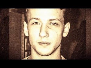 Борис Рыжий «Над домами, домами, домами...» Читает Павел Морозов