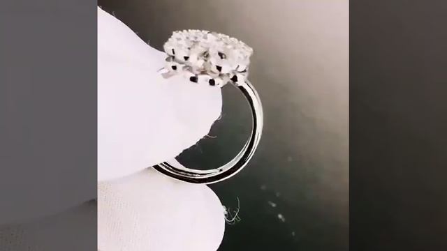 【Buy 1 Get 1 Free】Rotatable Four-leaf Clover Ring смотреть онлайн