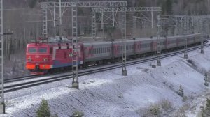 Скорый поезд "РОССИЯ" №1 и монгольский пассажирский поезд №5