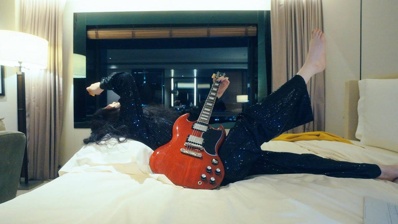 J.Fla - One Sweet Day in Paris (Music Video) смотреть онлайн