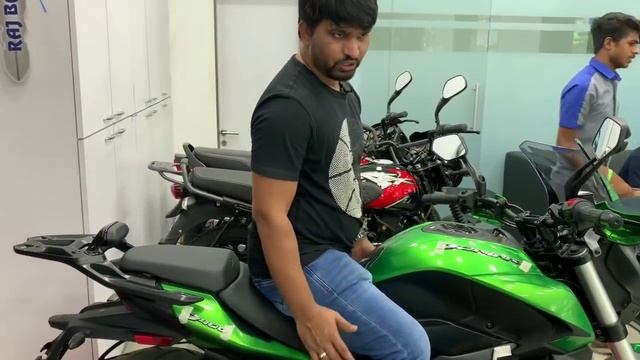HiTech Features Aur 400cc Ka Dum Banaye City Aur Tour Ride Ko Adventures/BAJAJ DOMINAR 400 Upgraded смотреть онлайн