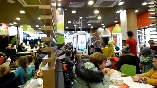 Макдональс г.ШАХТЫ...А где же наши пельменные, блинные?.. смотреть онлайн