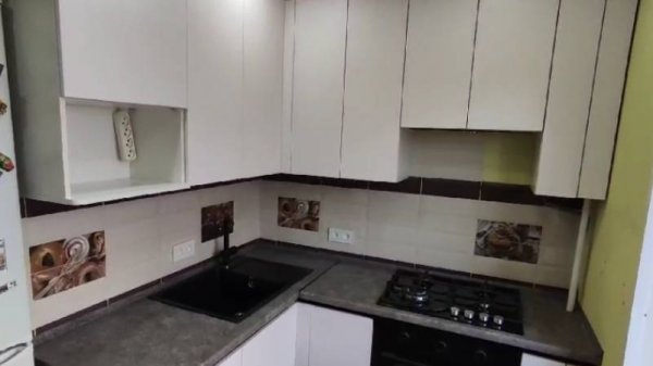 Обзор кухни в панельном доме -kitchen in the ceiling