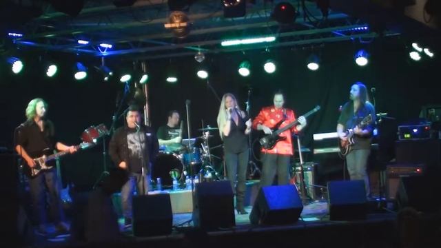 ROCKPILE NYE 2016 UNDERCOVER LET IT RAIN смотреть онлайн