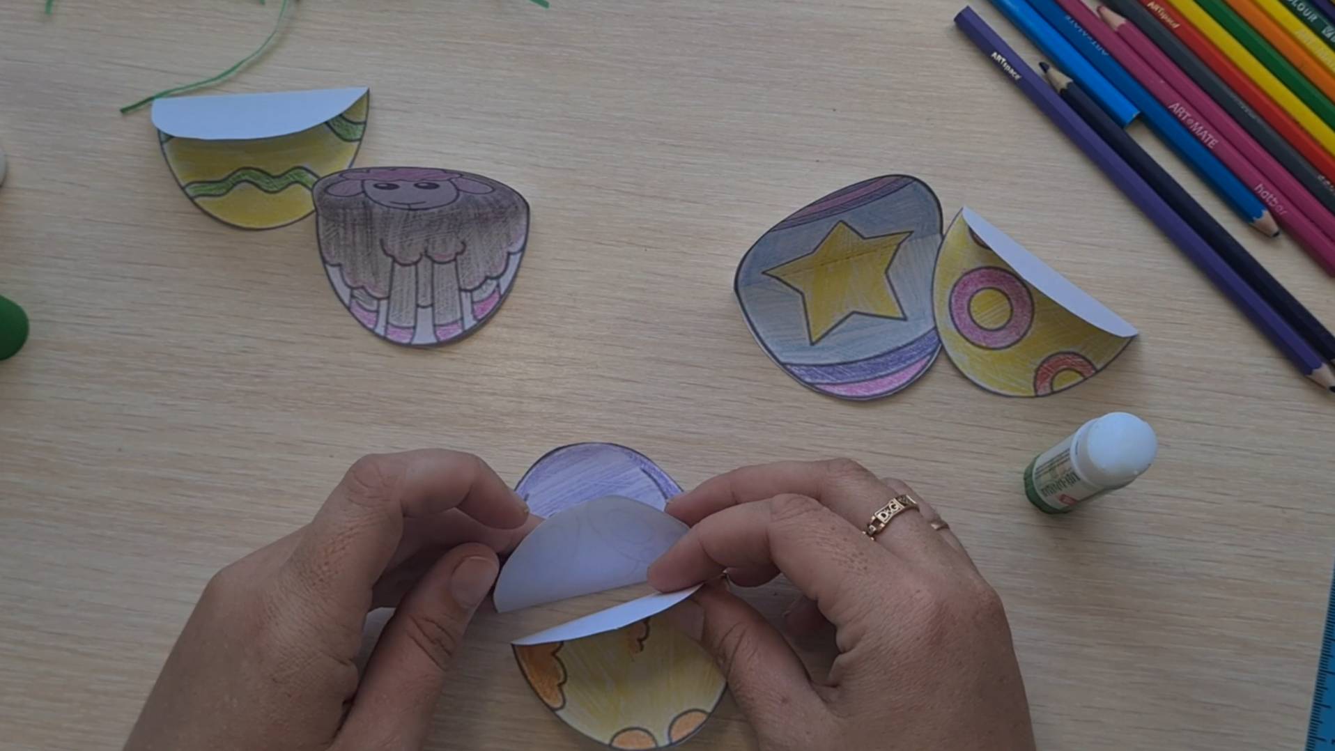 Бумажная поделка "Пасхальные яйца"